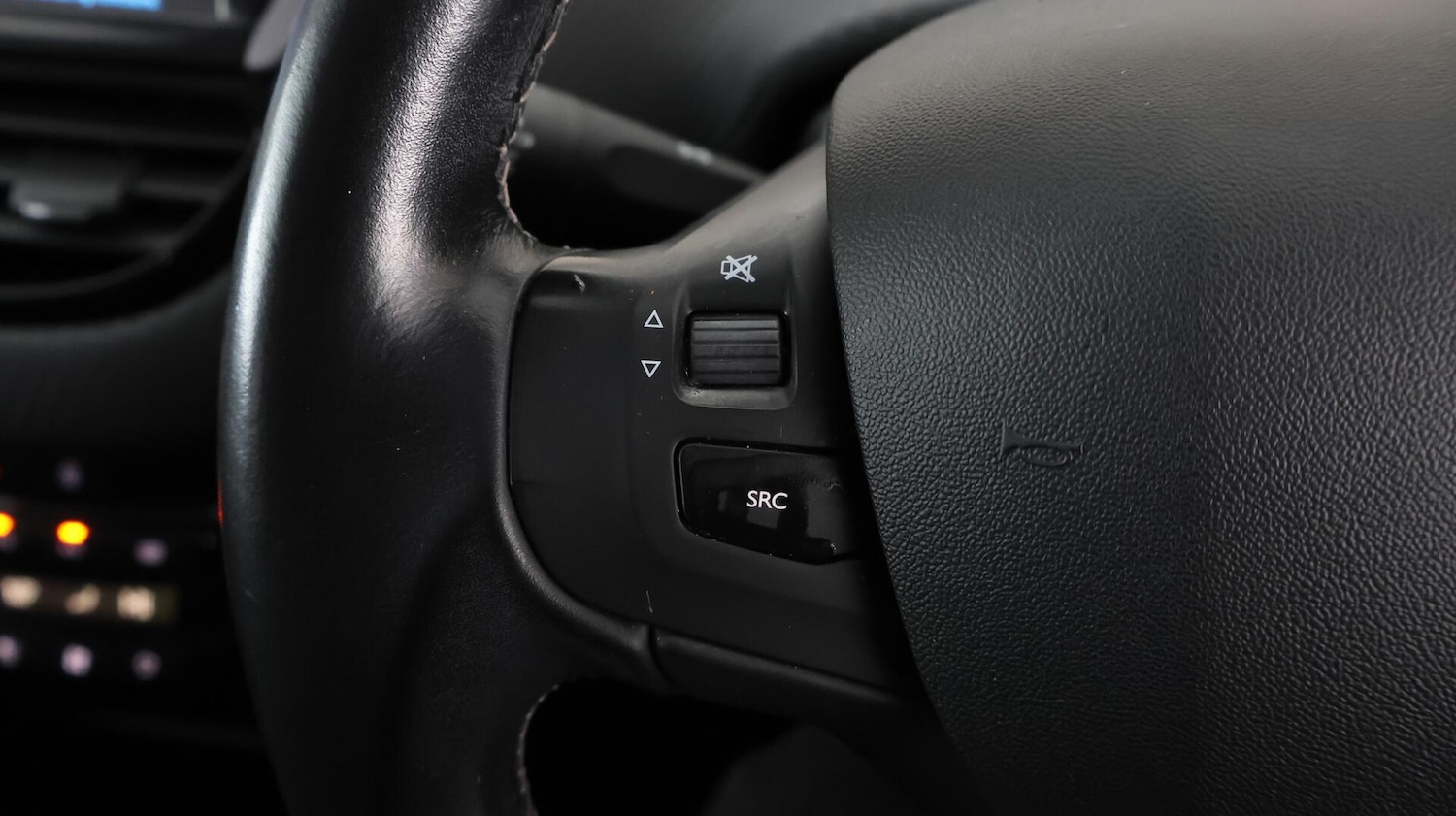 Used Peugeot 2008 2018 for sale - 76612793: Photo 22