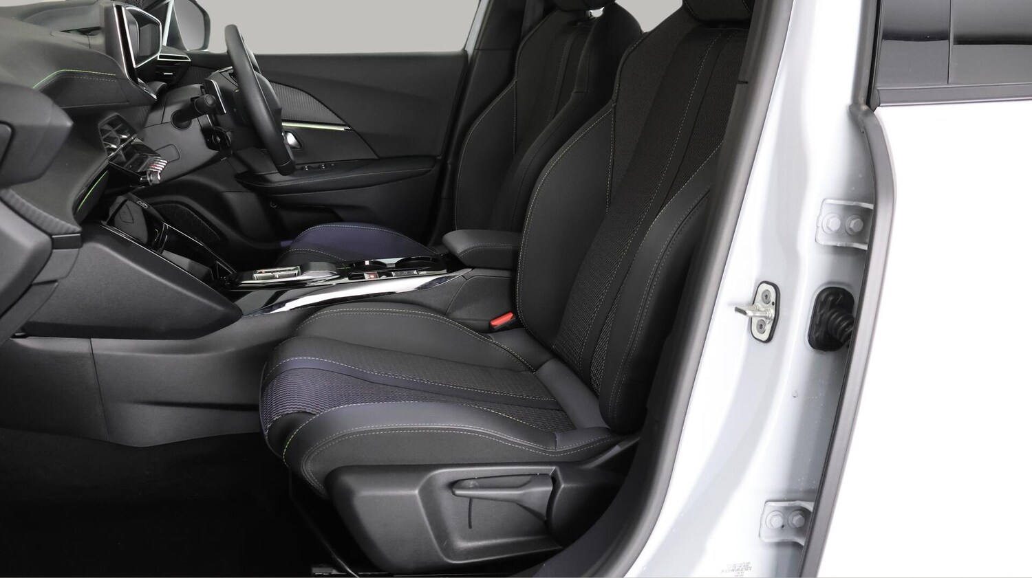 Used Peugeot 2008 2025 for sale - 76743339: Photo 14