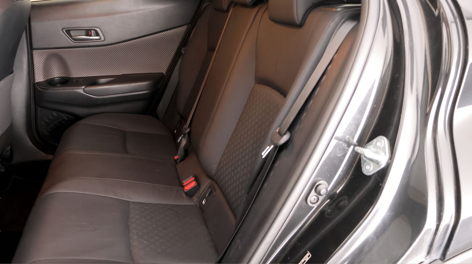 Used Toyota C-HR 2023 for sale - 77327578: Photo 16