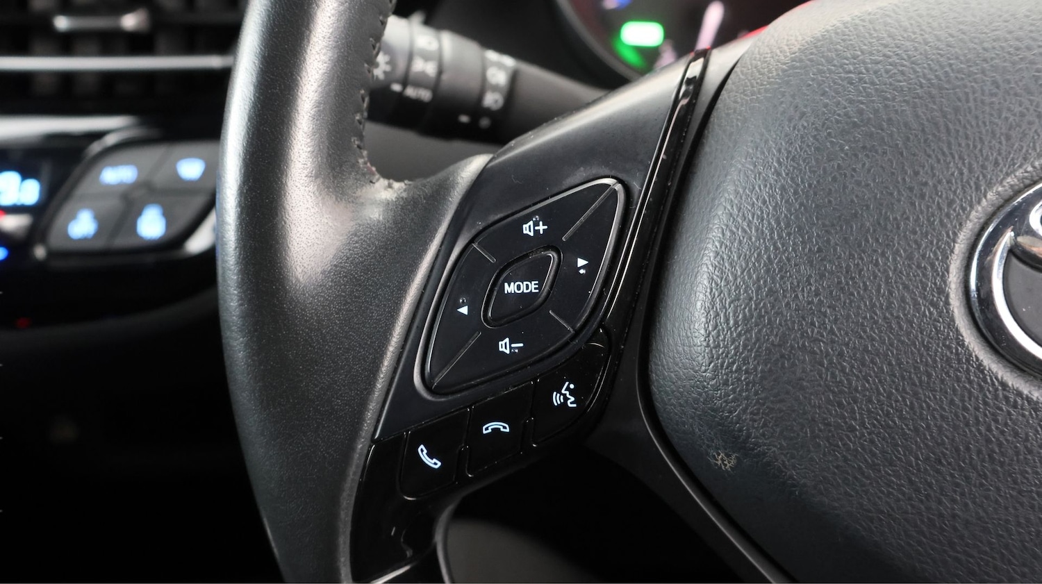 Used Toyota C-HR 2023 for sale - 77327578: Photo 22