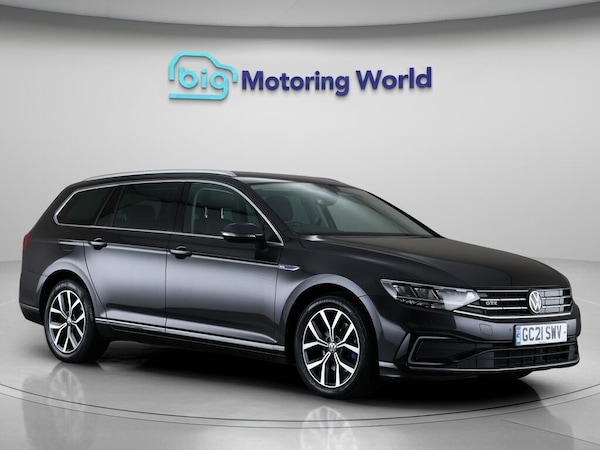 Used Volkswagen Passat 2021 for sale - 76214677: Photo 1