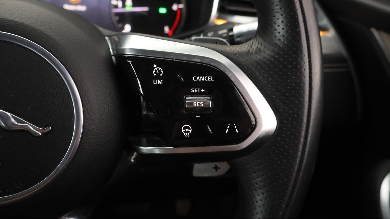 Used Jaguar F-Pace 2022 for sale - 77938639: Photo 21