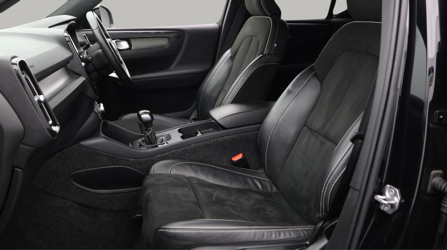 Used Volvo XC40 2021 for sale - 76714708: Photo 15