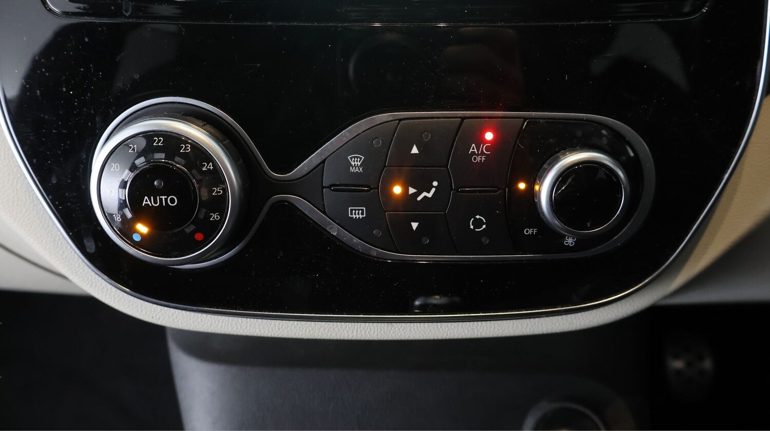 Used Renault Captur 2019 for sale - 77351080: Photo 11