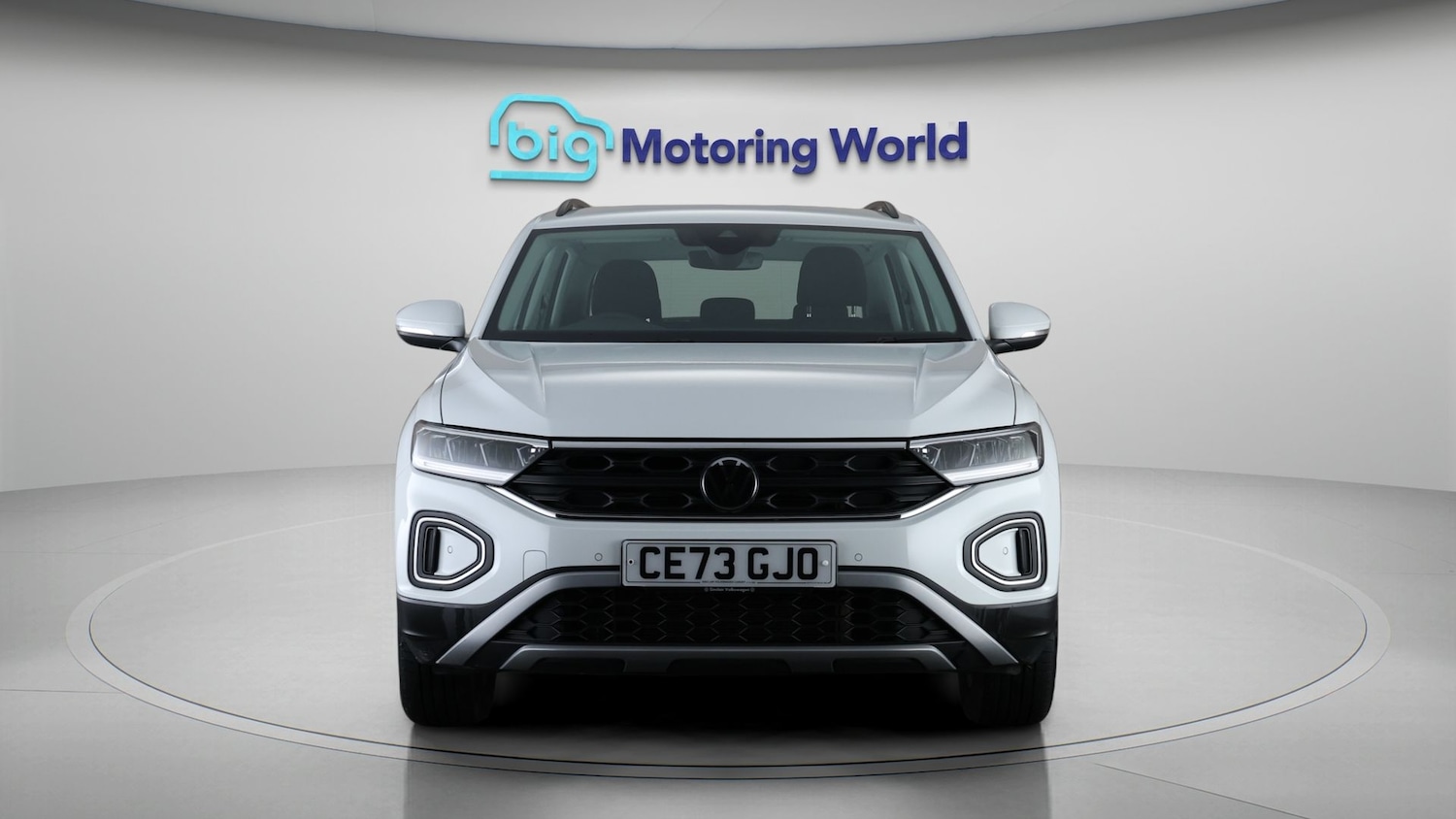 Used Volkswagen T-Roc 2023 for sale - 77898906: Photo 2