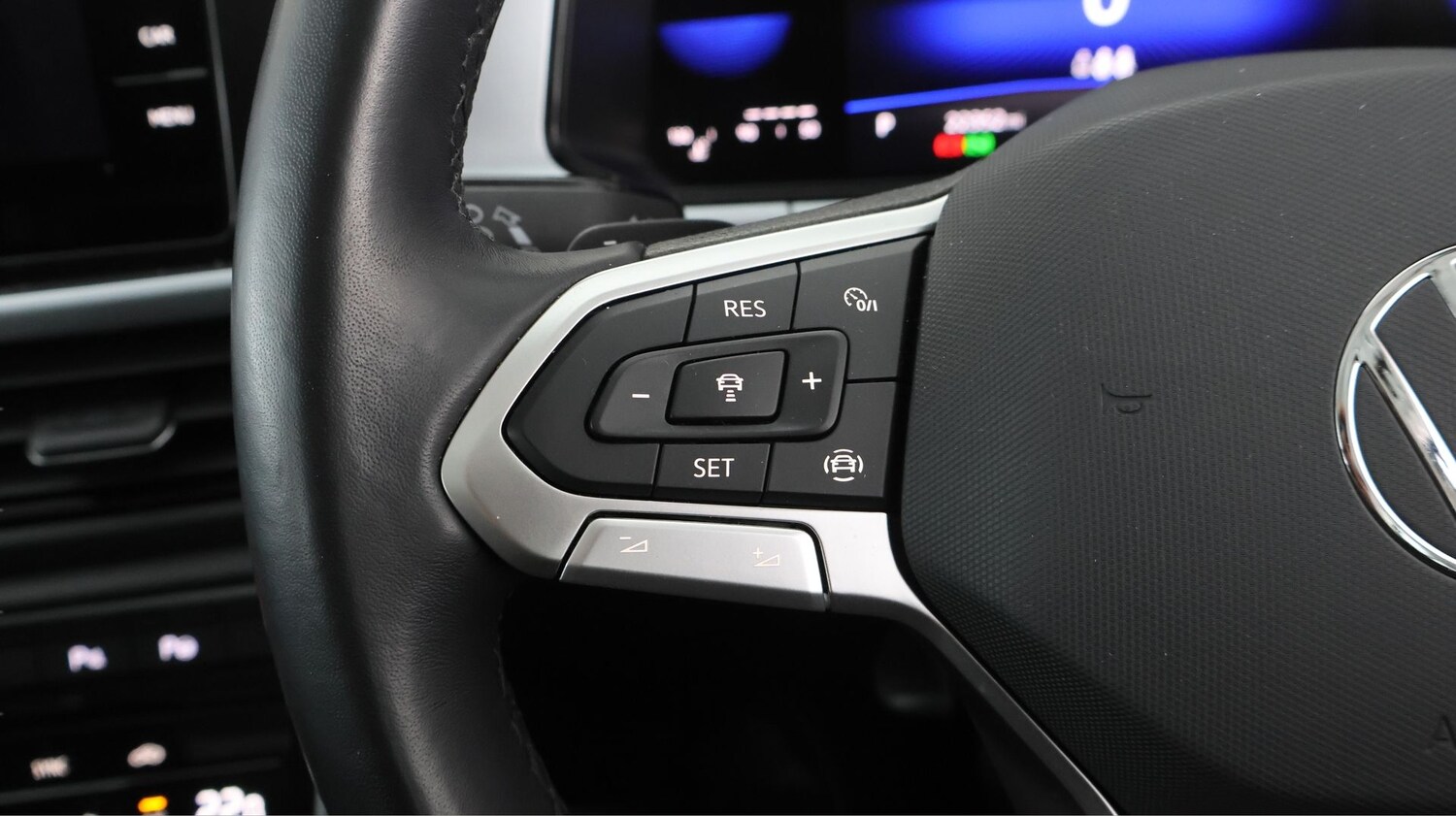 Used Volkswagen T-Roc 2023 for sale - 77898906: Photo 20