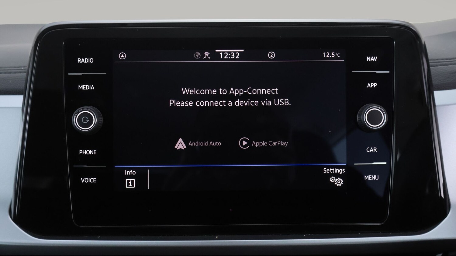 Used Volkswagen T-Roc 2023 for sale - 77898906: Photo 22