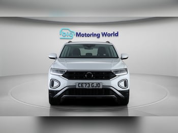 Used Volkswagen T-Roc 2023 for sale - 77898906: Photo