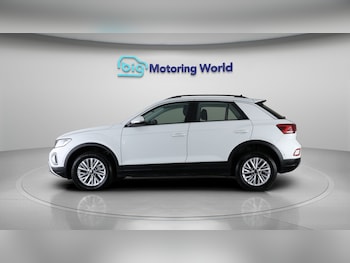 Used Volkswagen T-Roc 2023 for sale - 77898906: Photo