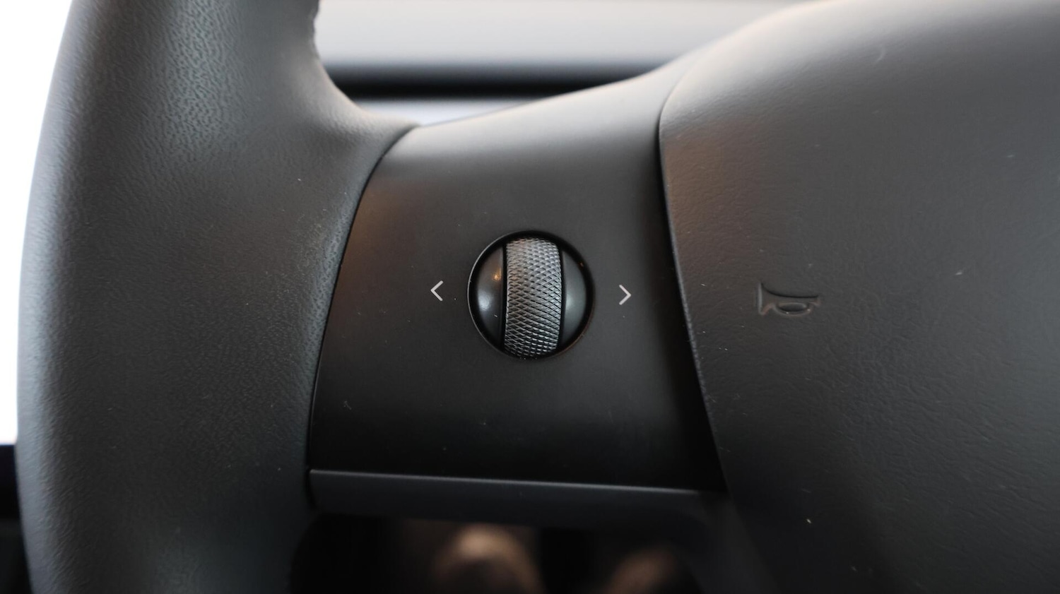 Used Tesla Model Y 2024 for sale - 76714297: Photo 23