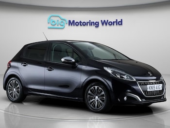 Peugeot - 208
