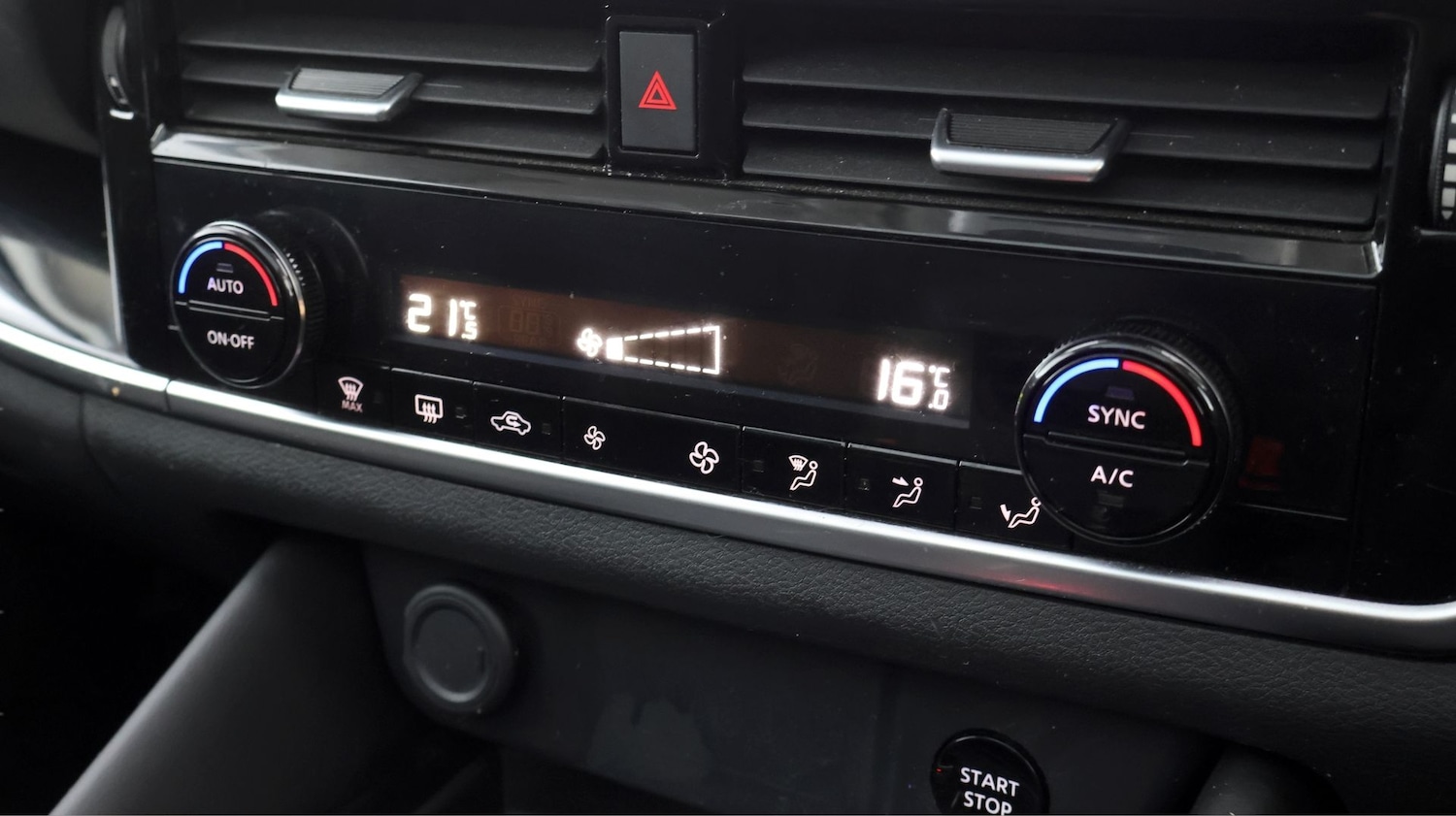 Used Nissan Qashqai for sale - 78098555: Photo 12