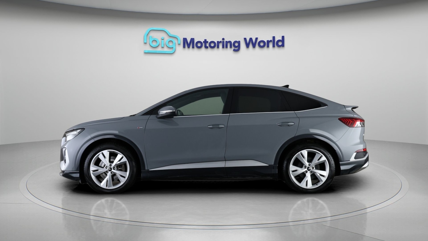 Used Audi Q4 e-tron 2023 for sale - 77182110: Photo 4