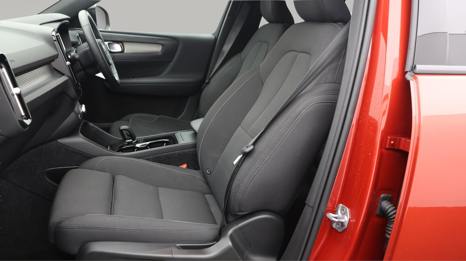 Used Volvo XC40 for sale - 76728990: Photo 15