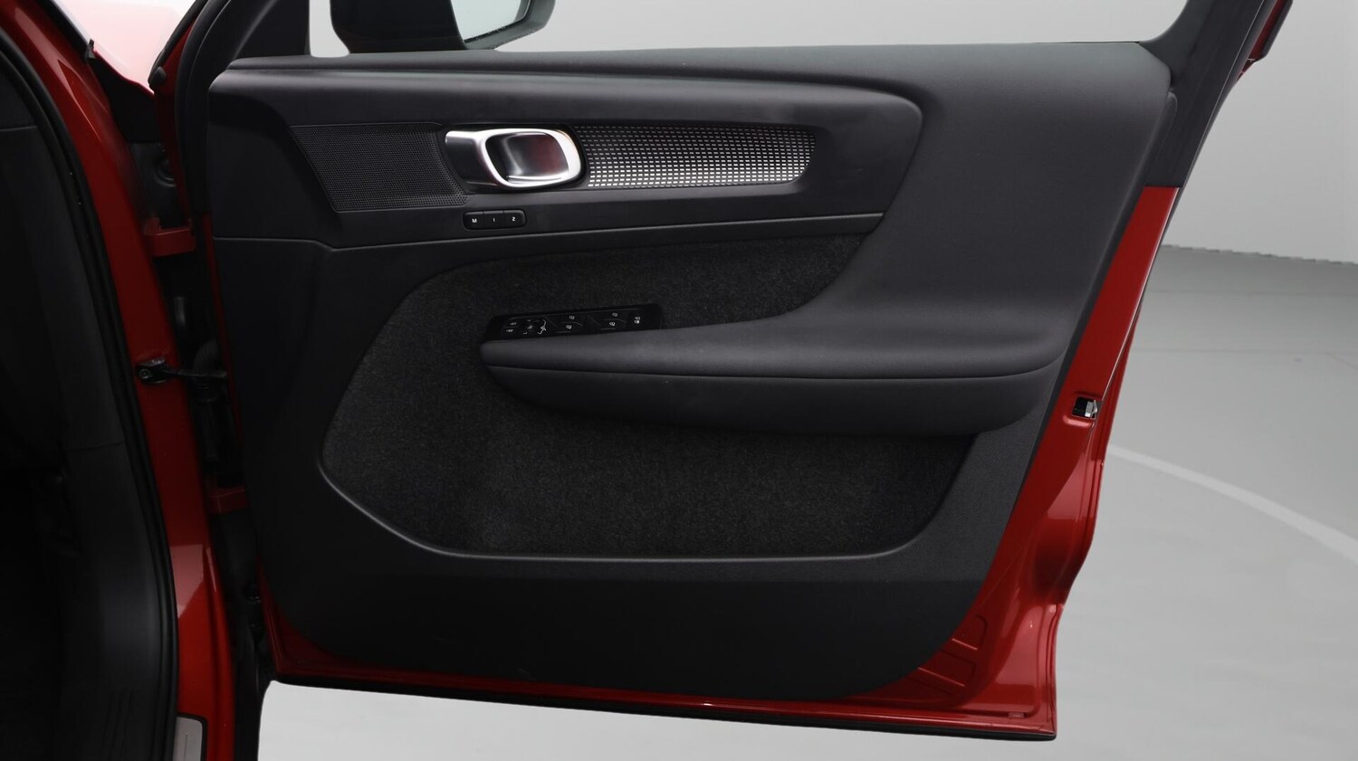 Used Volvo XC40 for sale - 76728990: Photo 16