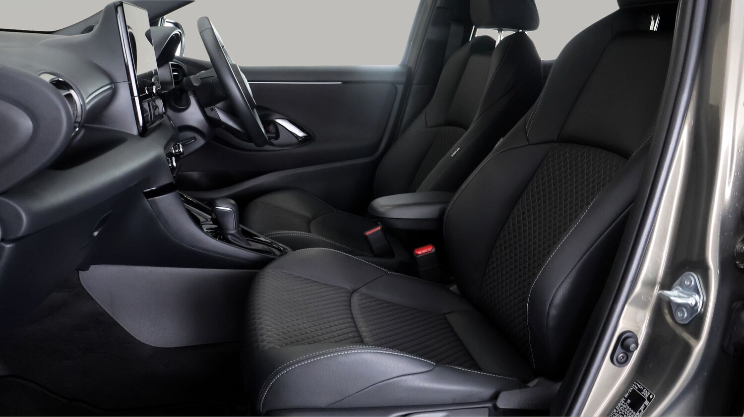 Used Toyota Yaris 2024 for sale - 77498155: Photo 14