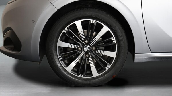Used Peugeot 208 2019 for sale - 75540129: Photo 19