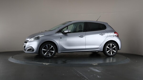 Used Peugeot 208 2019 for sale - 75540129: Photo 41