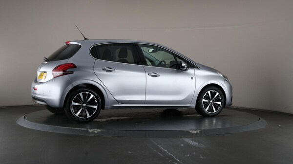 Used Peugeot 208 2019 for sale - 75540129: Photo 65