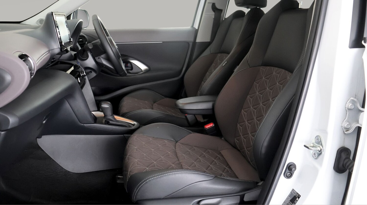 Used Toyota Yaris Cross 2024 for sale - 78055999: Photo 14