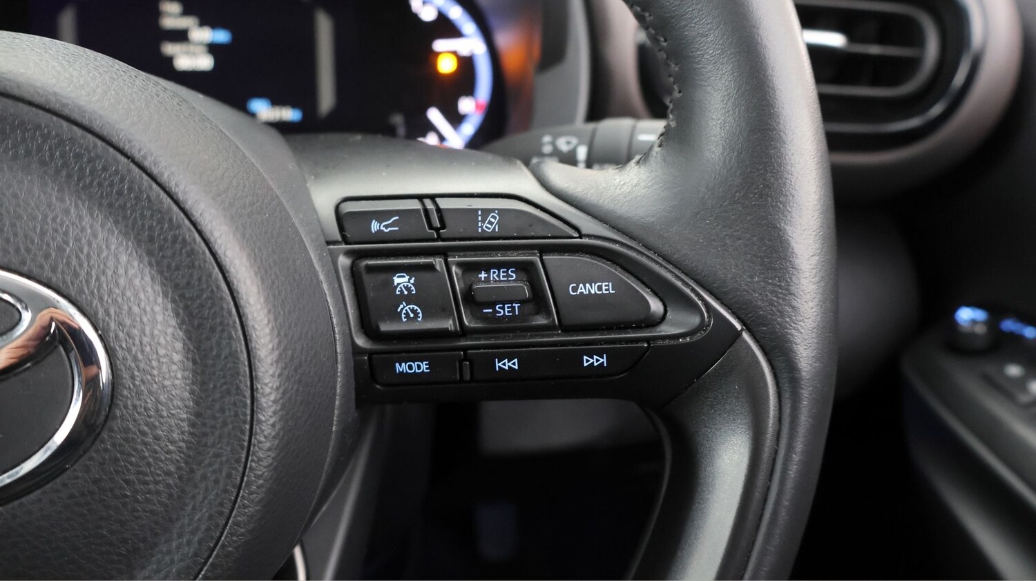 Used Toyota Yaris Cross 2024 for sale - 78055999: Photo 21