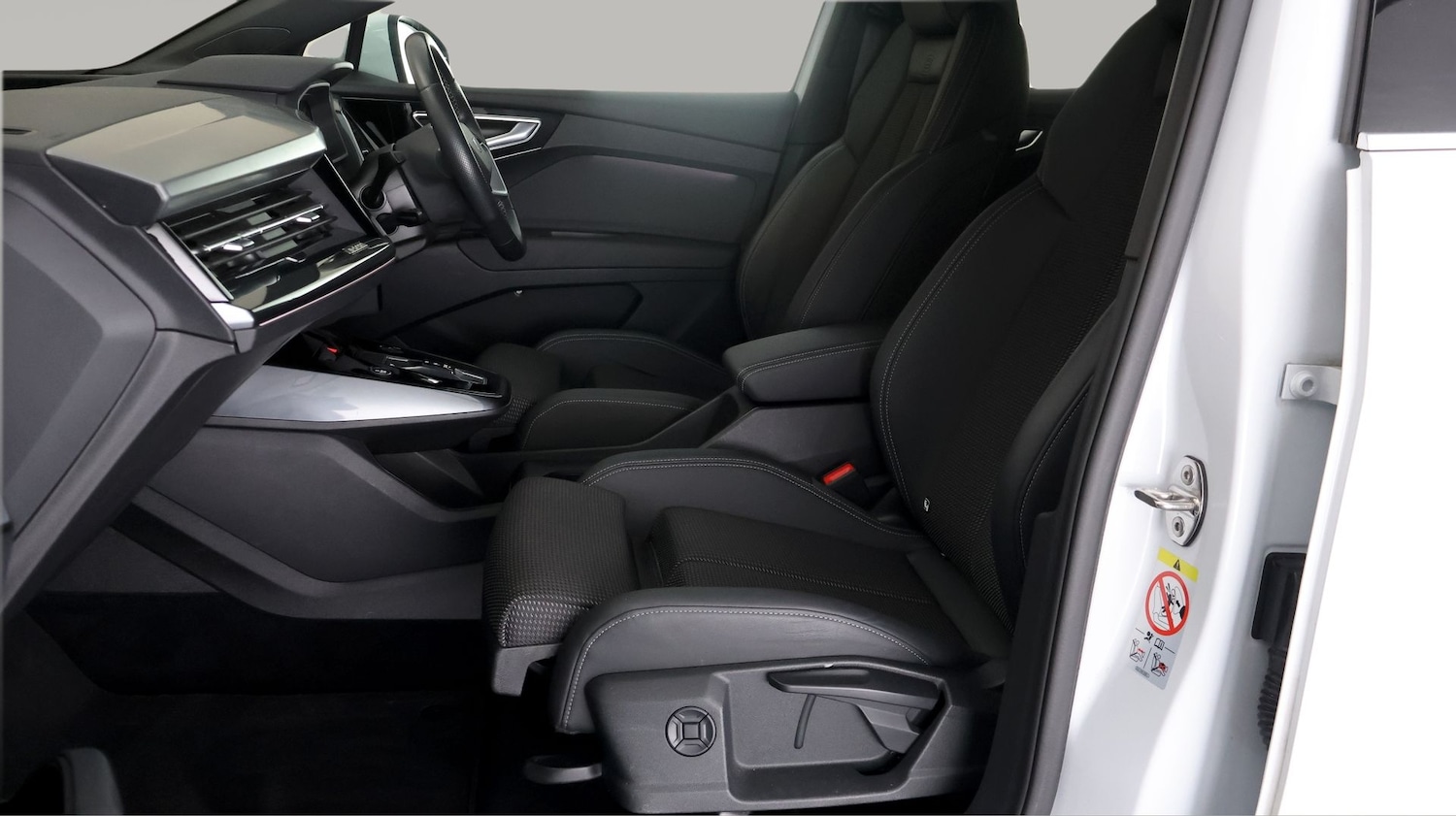 Used Audi Q4 e-tron 2023 for sale - 78112357: Photo 13