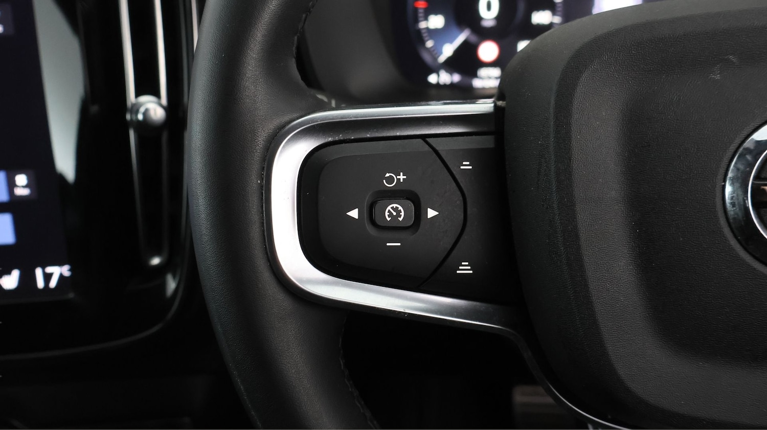 Used Volvo XC40 2022 for sale - 77954398: Photo 20