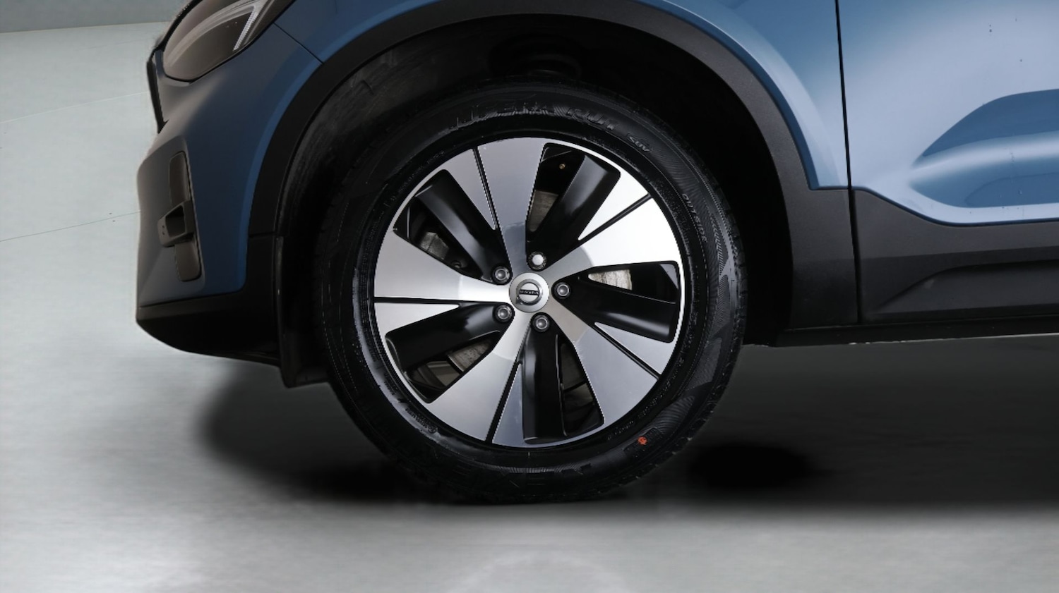 Used Volvo XC40 2023 for sale - 77620774: Photo 17