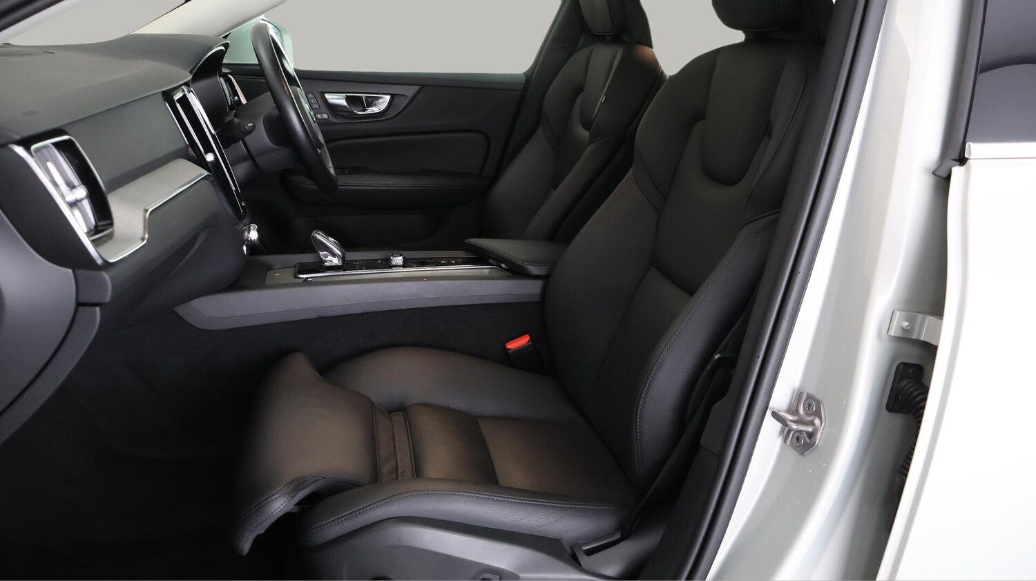 Used Volvo V60 2021 for sale - 76381303: Photo 14