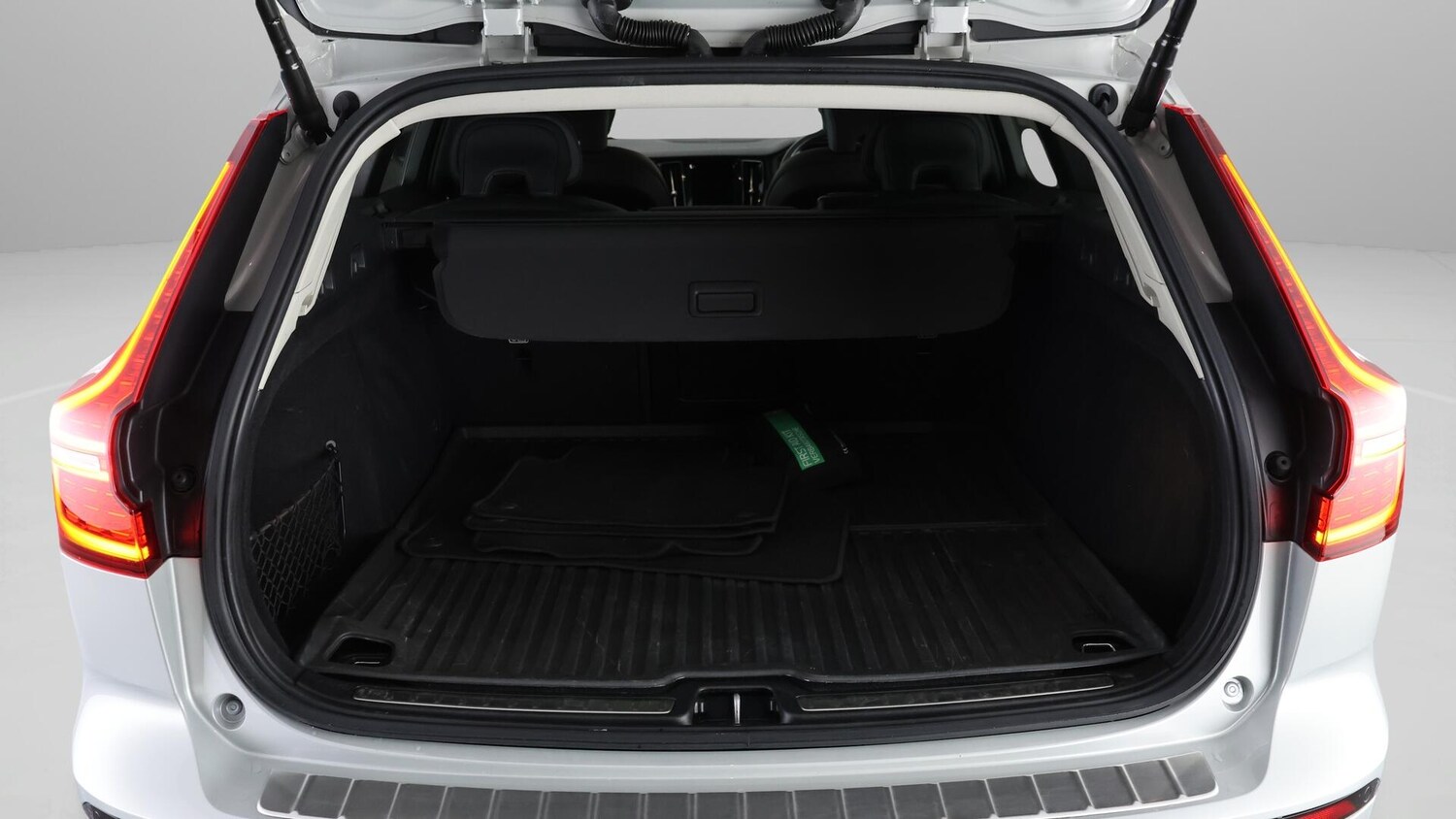 Used Volvo V60 2021 for sale - 76381303: Photo 17