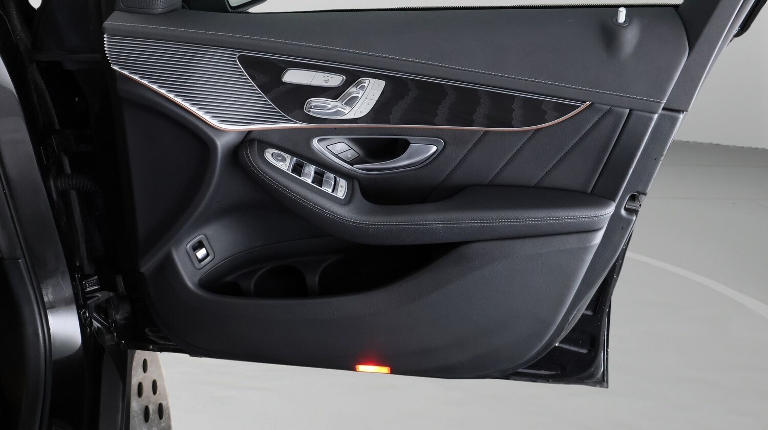 Used Mercedes-Benz EQC 2021 for sale - 77498152: Photo 15