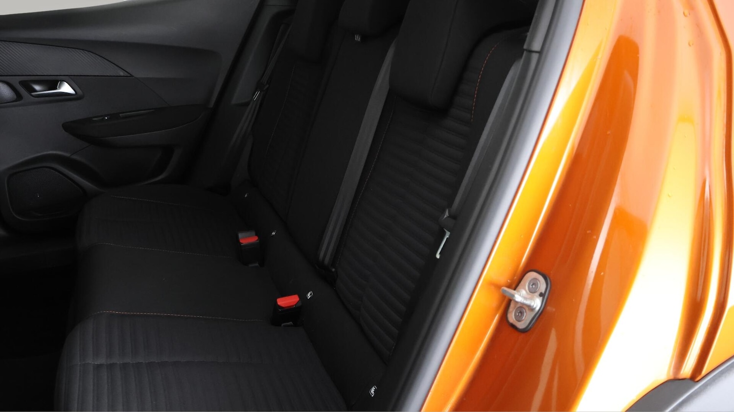 Used Peugeot E-2008 2023 for sale - 76425254: Photo 16