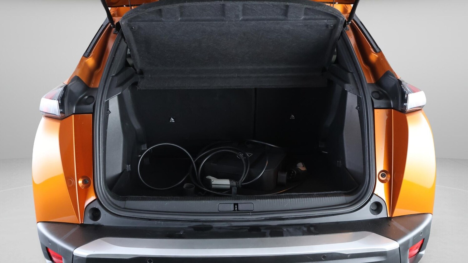 Used Peugeot E-2008 2023 for sale - 76425254: Photo 17