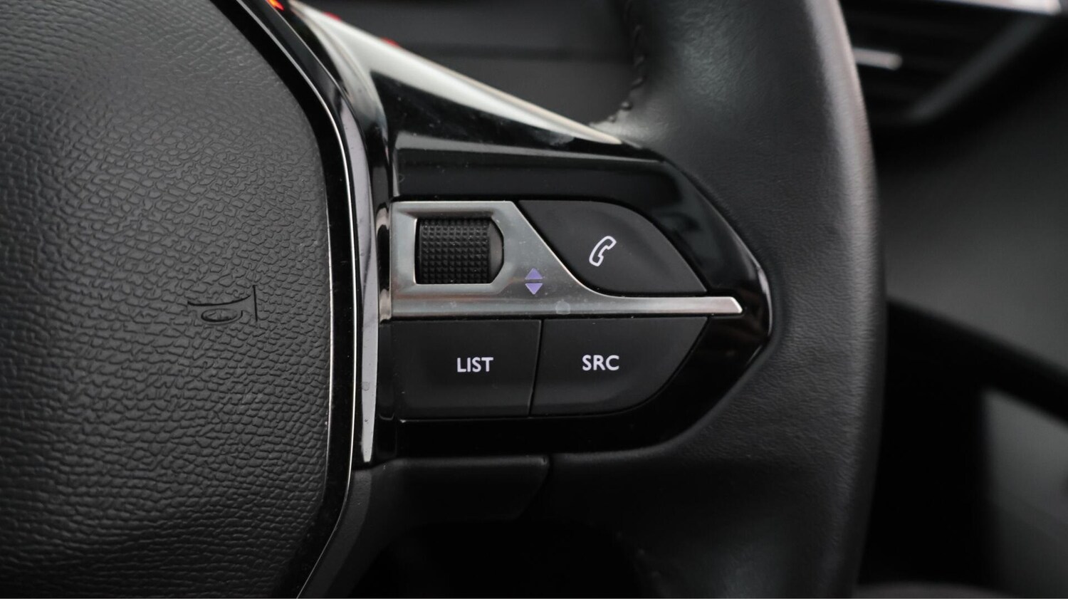 Used Peugeot E-2008 2023 for sale - 76425254: Photo 24