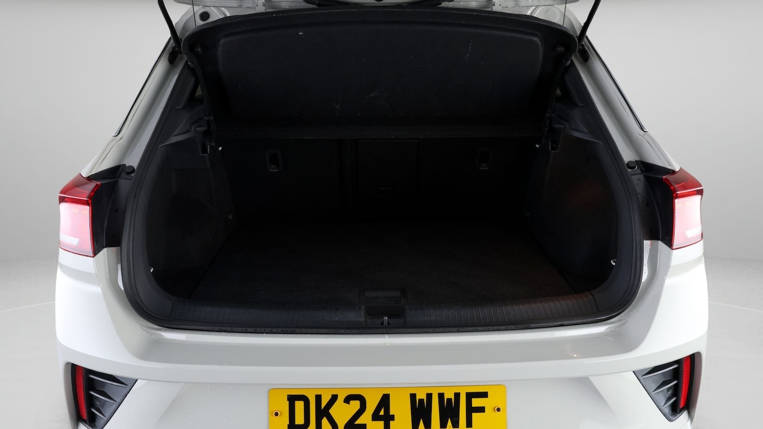 Used Volkswagen T-Roc 2024 for sale - 77897466: Photo 17