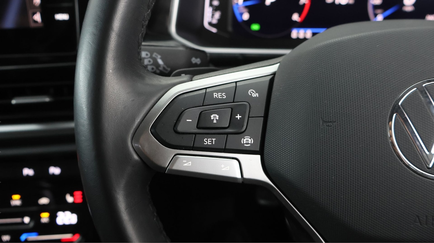 Used Volkswagen T-Roc 2024 for sale - 77897466: Photo 20