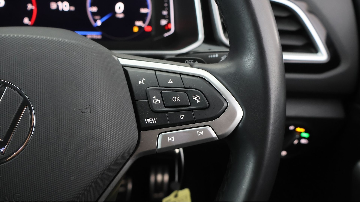 Used Volkswagen T-Roc 2024 for sale - 77897466: Photo 21