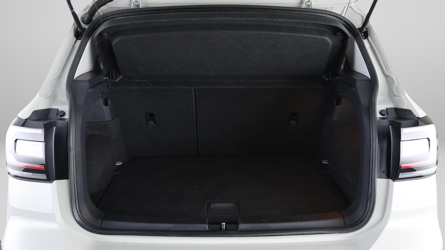 Used Volkswagen T-Cross 2023 for sale - 76690031: Photo 17