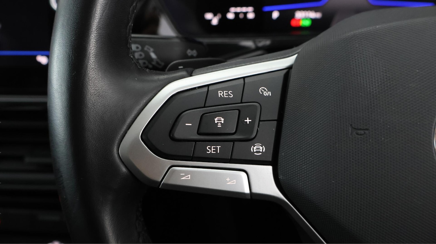 Used Volkswagen T-Cross 2023 for sale - 76690031: Photo 22