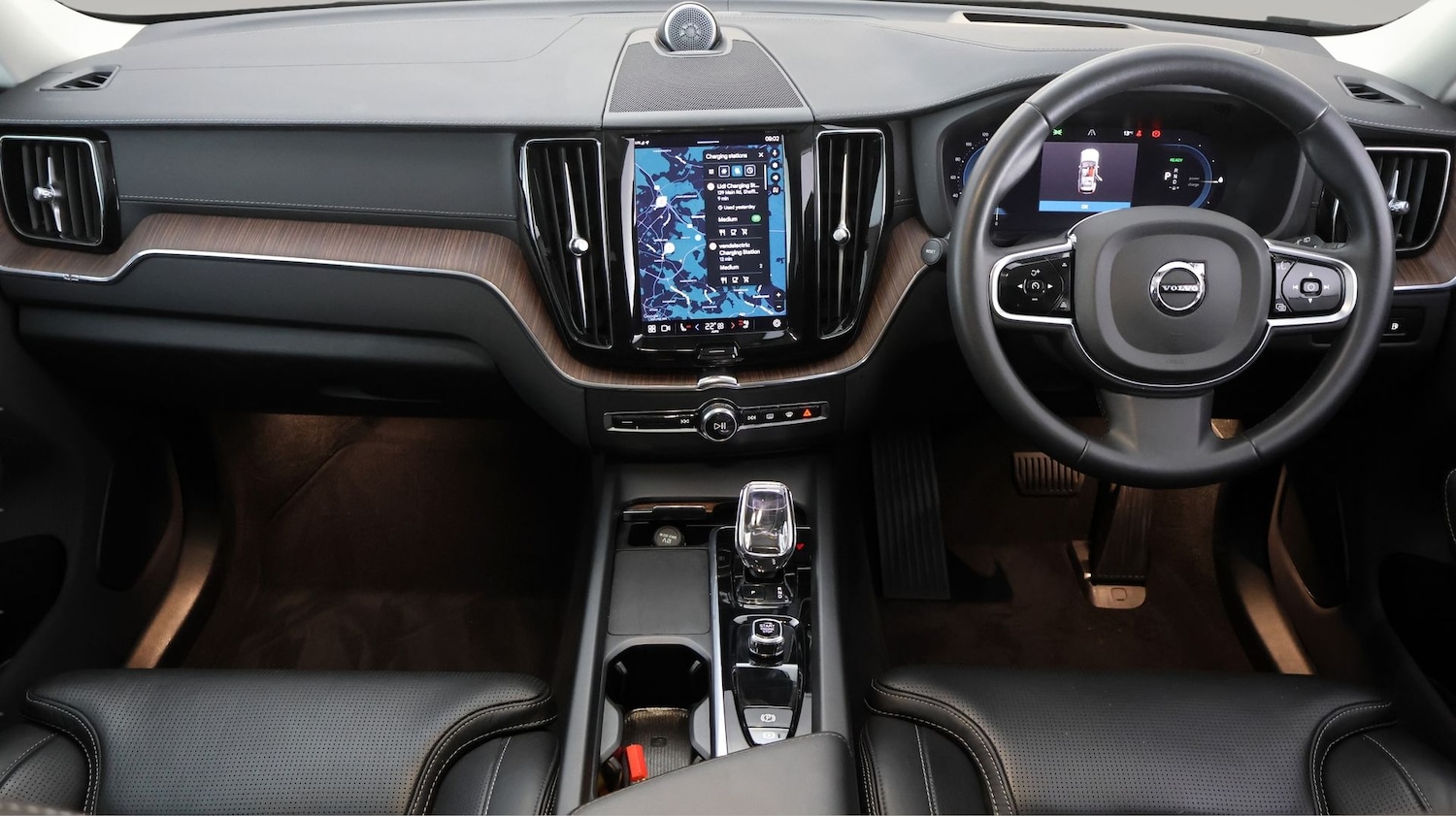 Used Volvo XC60 2023 for sale - 77890123: Photo 13