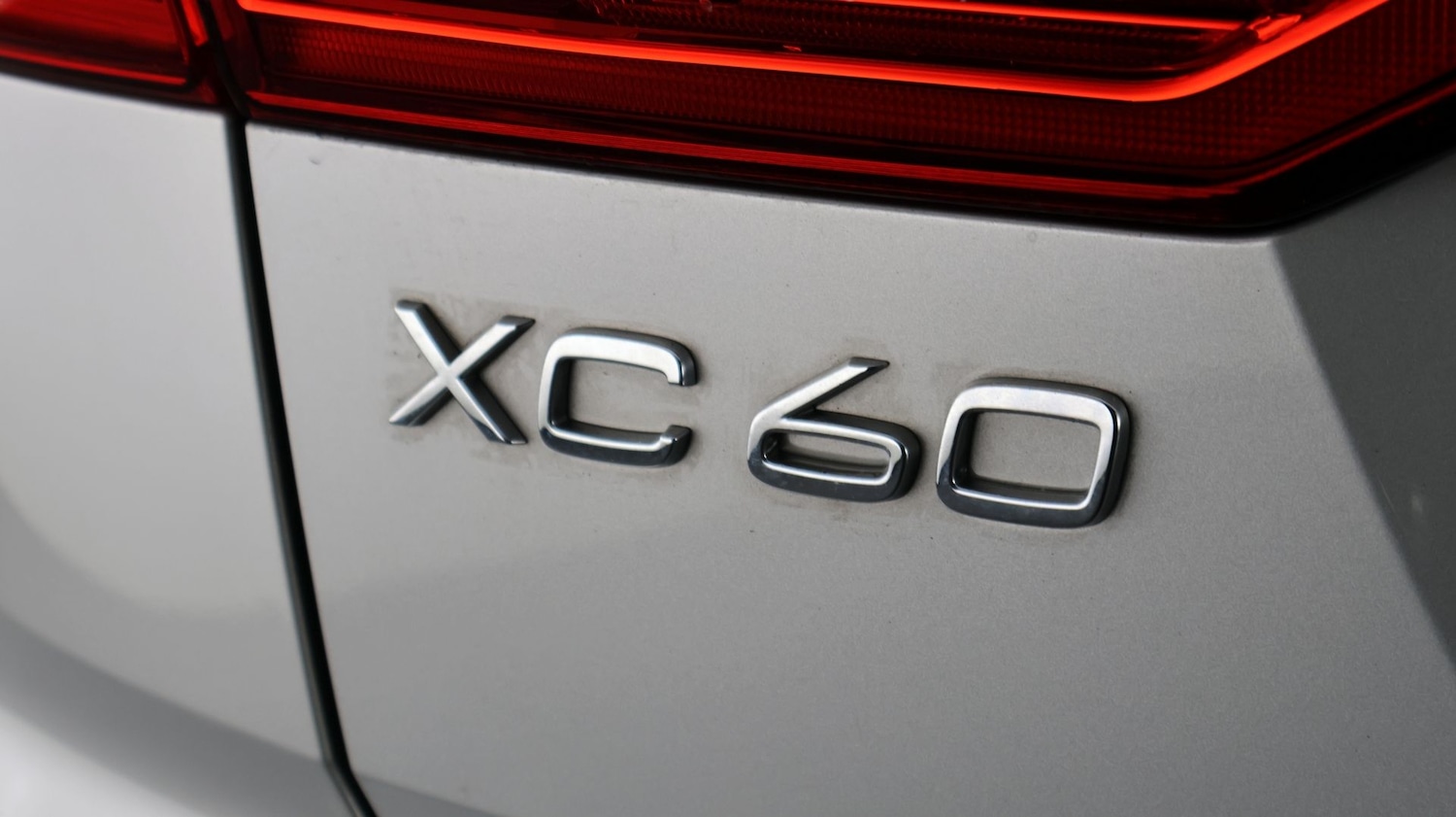 Used Volvo XC60 2023 for sale - 77890123: Photo 21