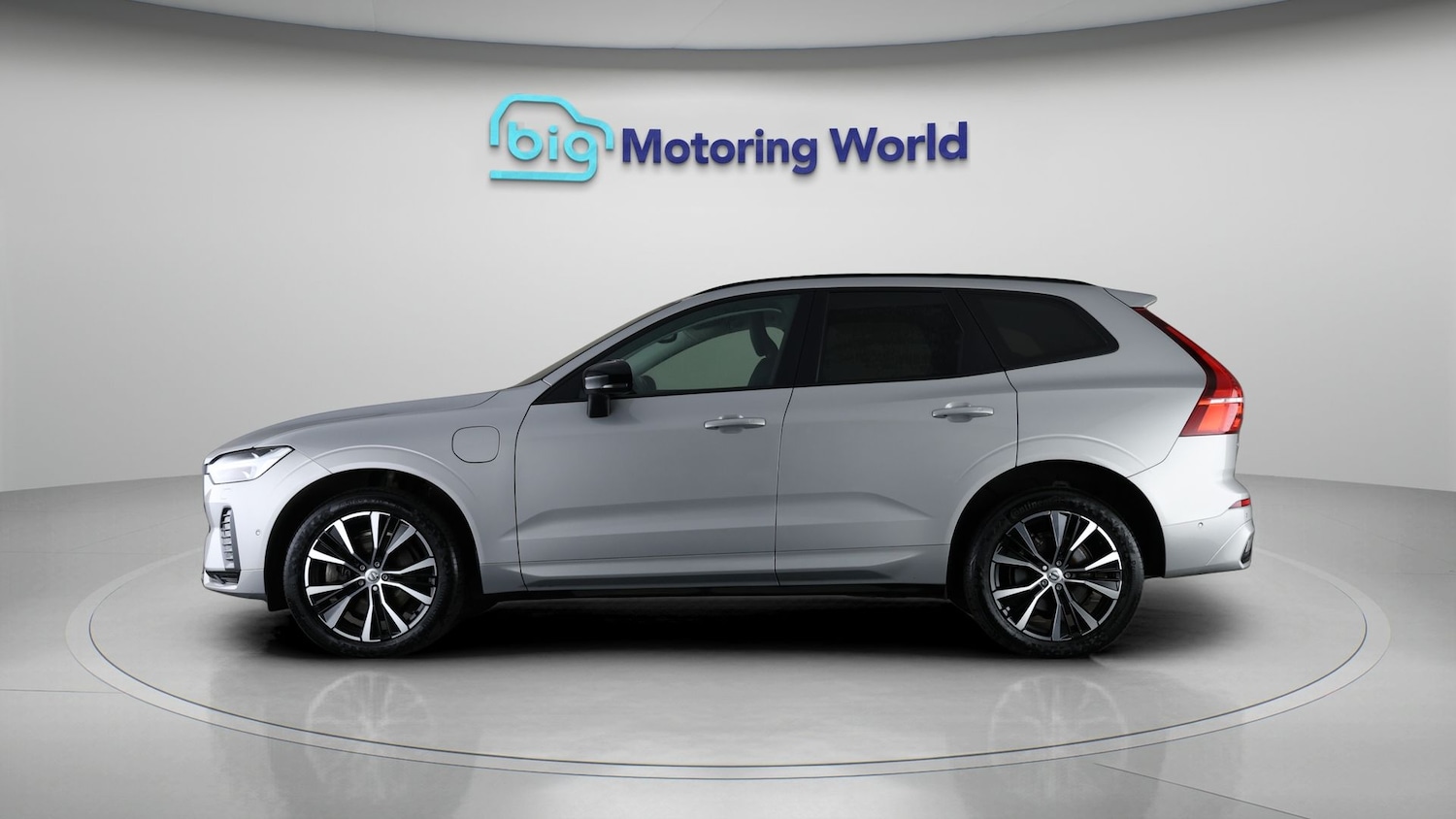 Used Volvo XC60 2023 for sale - 77890123: Photo 4
