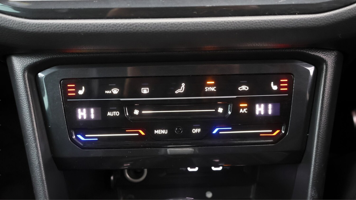 Used Volkswagen Tiguan for sale - 77833333: Photo 12