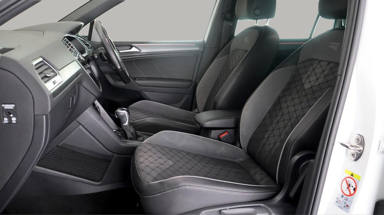 Used Volkswagen Tiguan for sale - 77833333: Photo 14