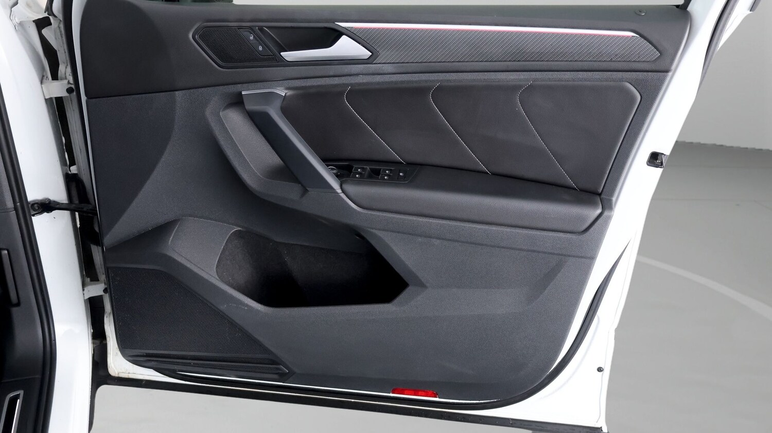 Used Volkswagen Tiguan for sale - 77833333: Photo 15