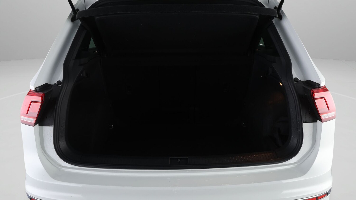 Used Volkswagen Tiguan for sale - 77833333: Photo 17