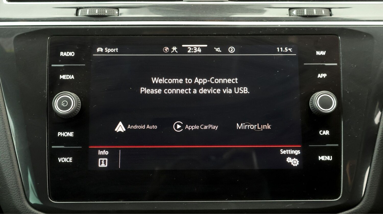 Used Volkswagen Tiguan for sale - 77833333: Photo 22