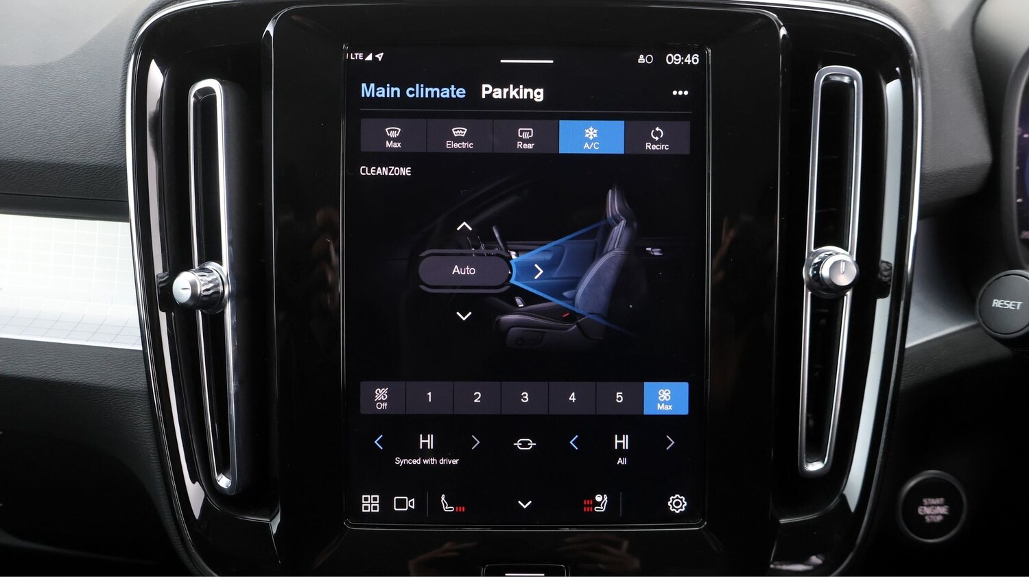 Used Volvo XC40 2023 for sale - 77592620: Photo 12