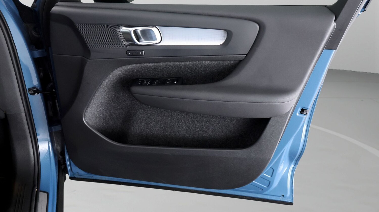 Used Volvo XC40 2023 for sale - 77592620: Photo 15