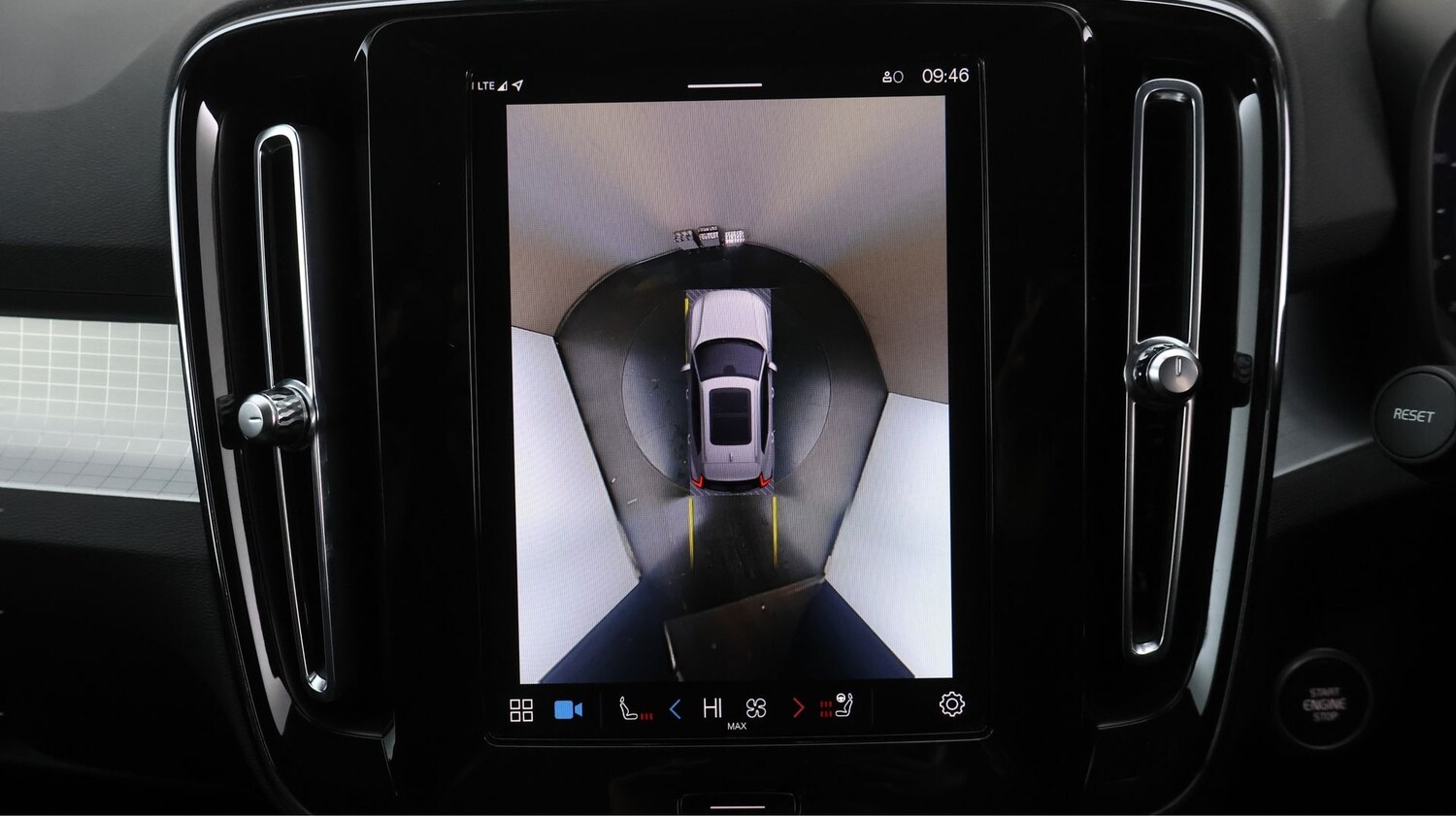 Used Volvo XC40 2023 for sale - 77592620: Photo 27